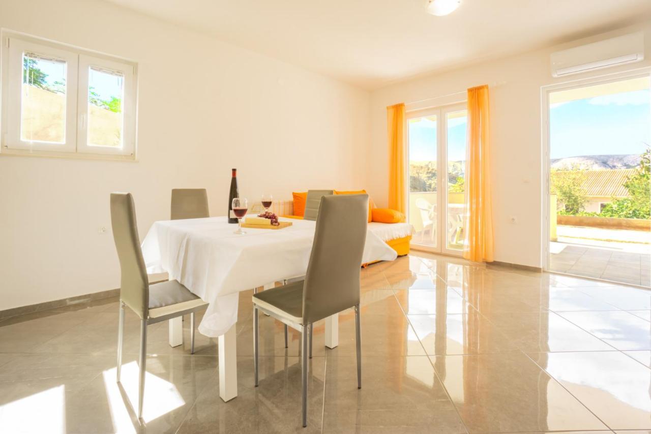 Apartment Reful Modern Facility With Large Terrace Or Balcony